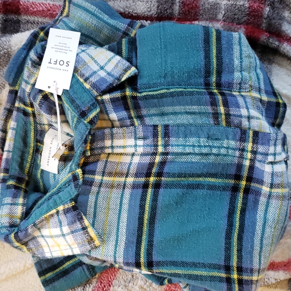 American eagle flannel size small